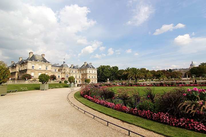http://www.tdfarch.com/files/gimgs/th-21_suburban11_paris.jpg